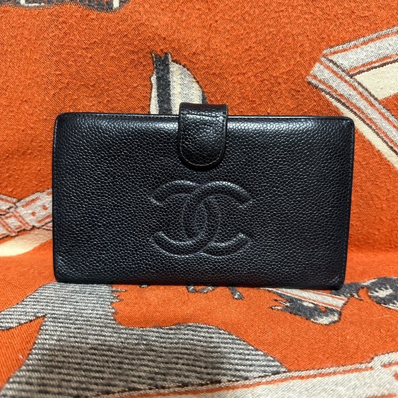 CHANEL “French Purse” Black Wallet - Picture 3 of 11